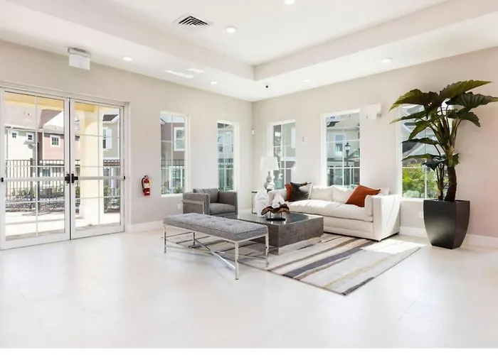 Amazing Townhome With Summer Kitchen Su2668