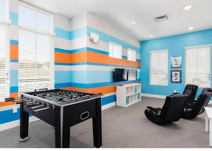 Amazing Townhome With Summer Kitchen Su2668