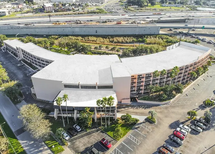 Apm Inn & Suites